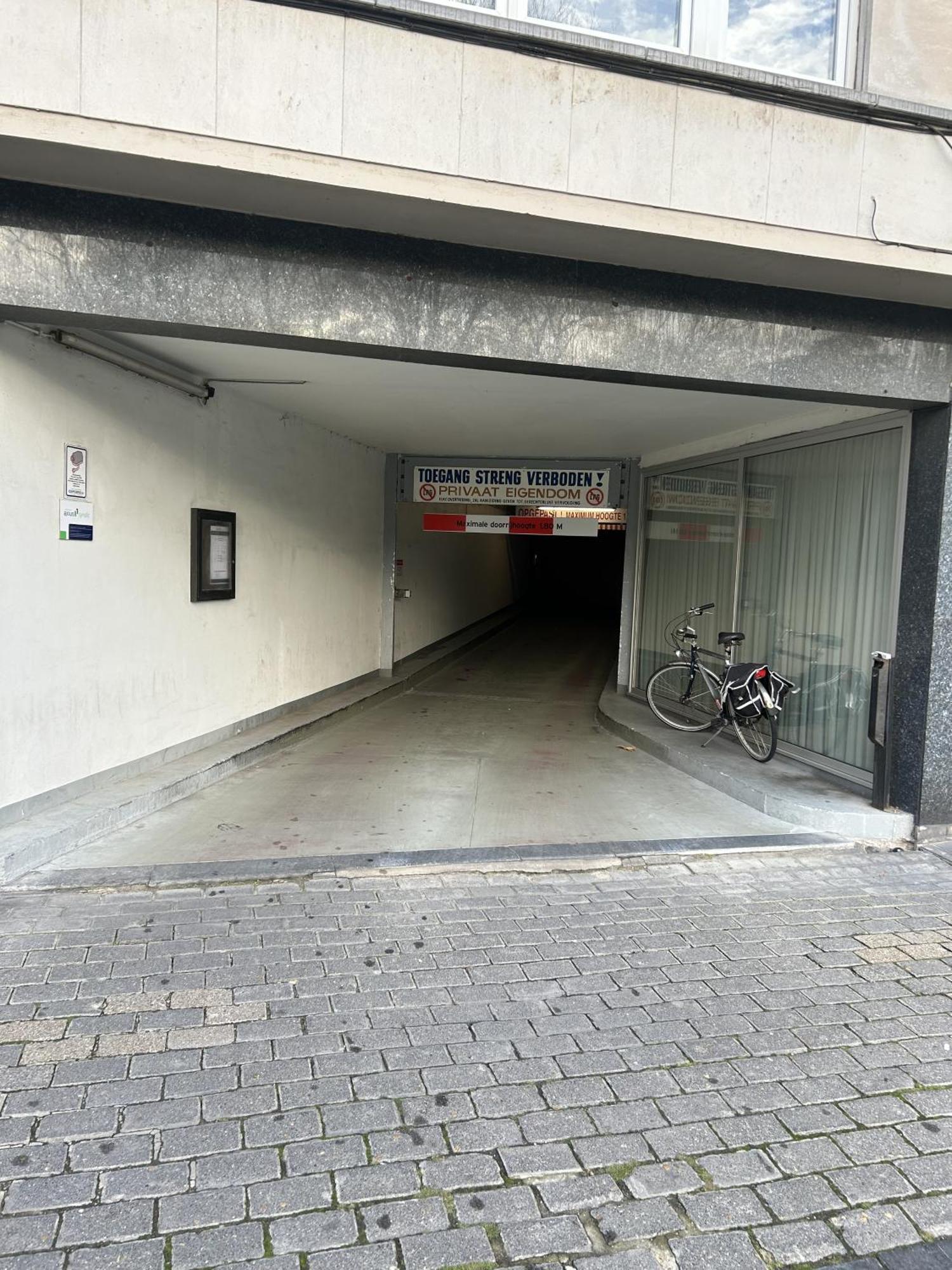 Center Luxury Floor With Free Parking * Oostende